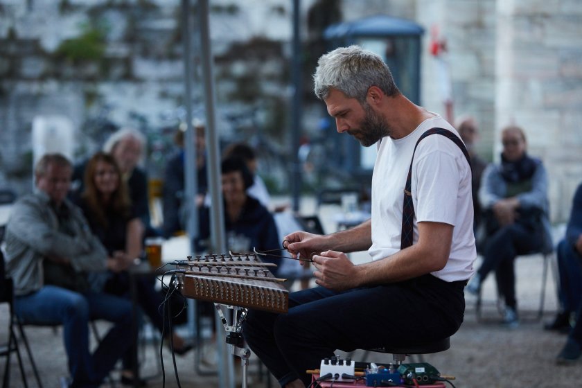 Austria / Kärnten / Klagenfurt / Lendhauer / Tage der Zeitgenössischen Musik 2020, Konzert Stefan Fraunberger, Hackbrett - Elektronik